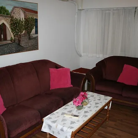 Express Court Apartment
